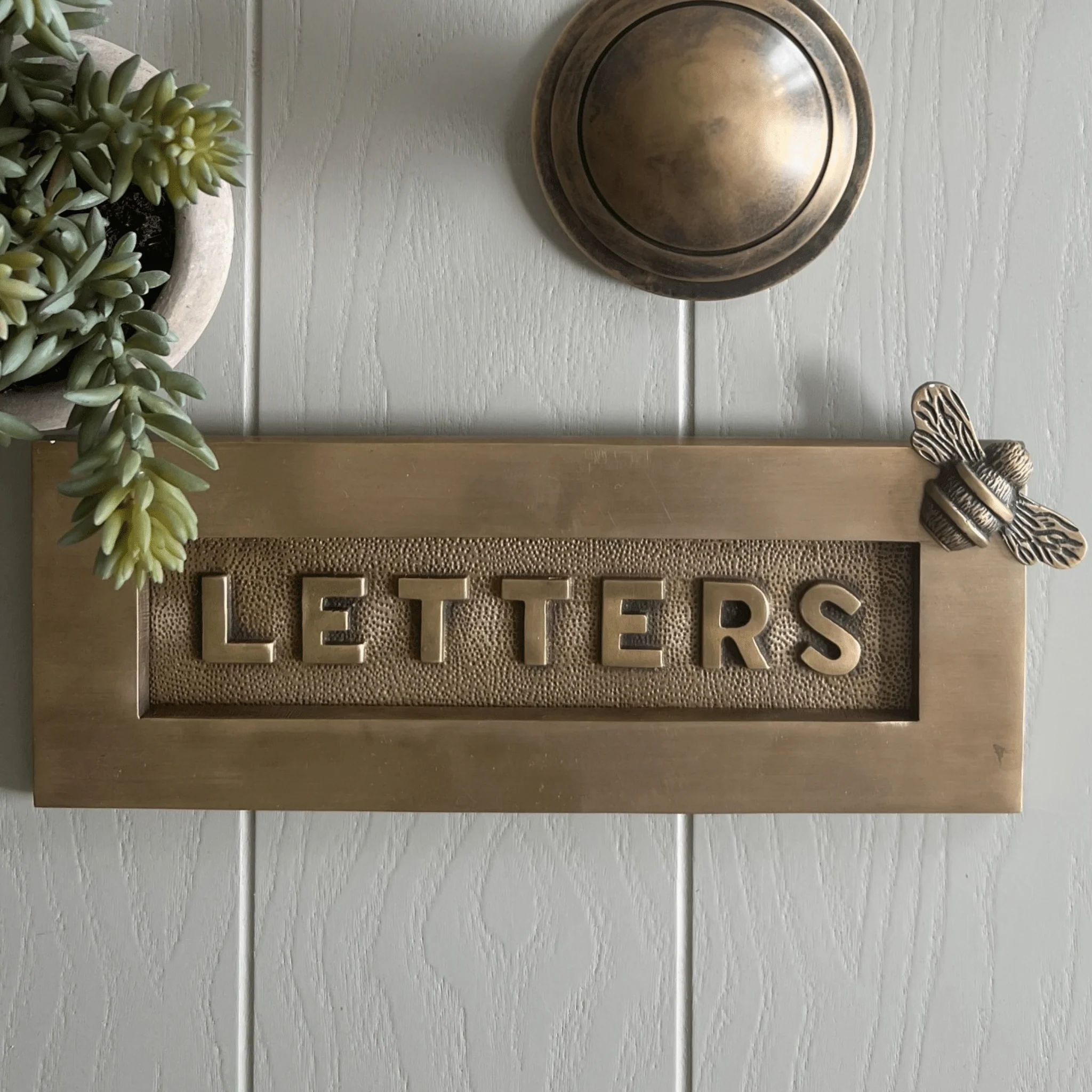Brass bee Letterplate - Antique Brass - Image 4