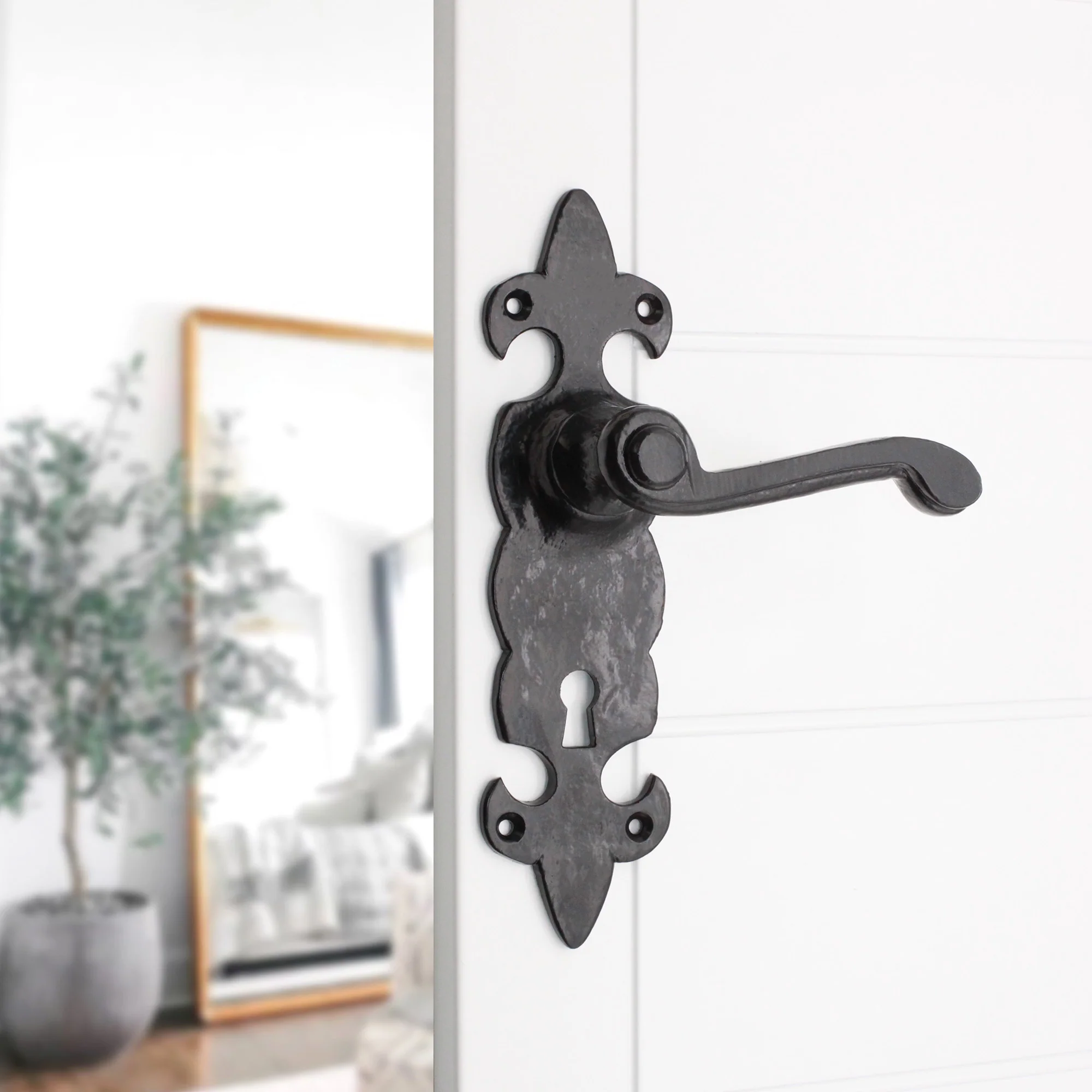 Fleur De Lys Lever Handle - Image 3