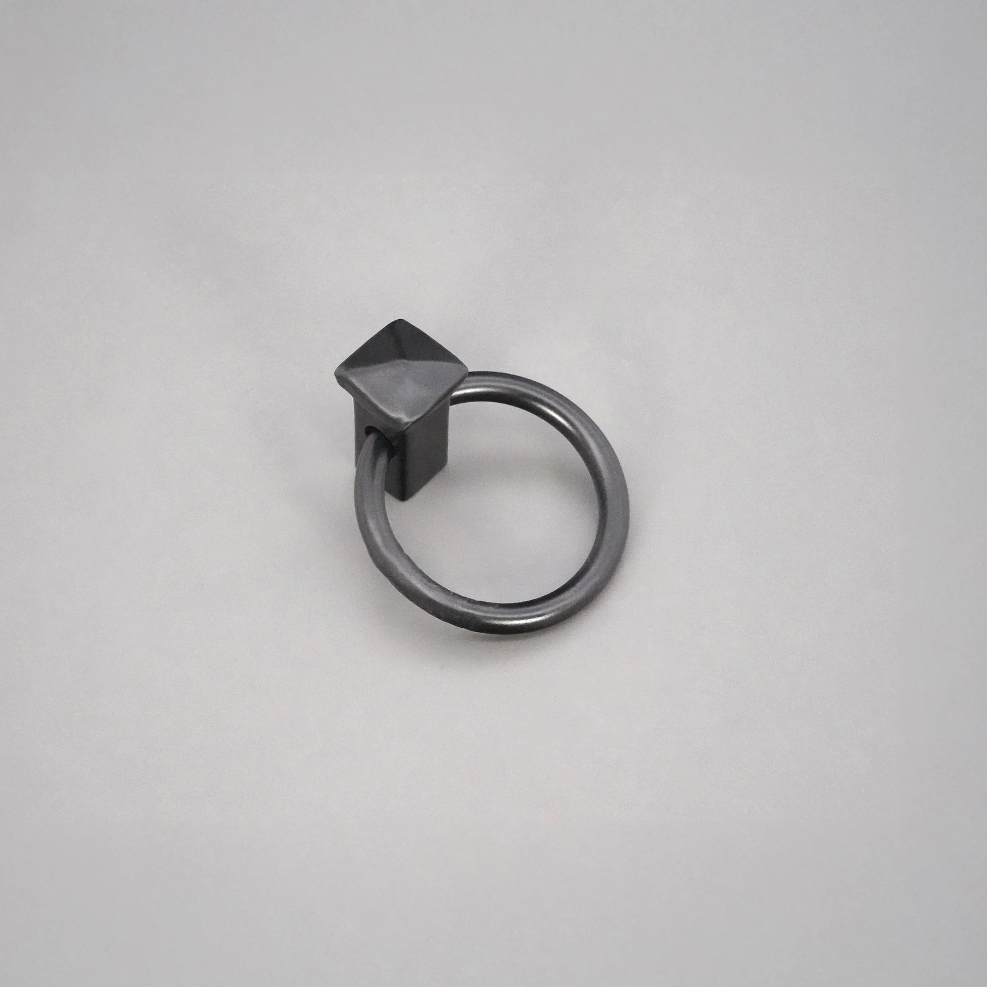 Quadrate Ring Drop Pull - Image 3