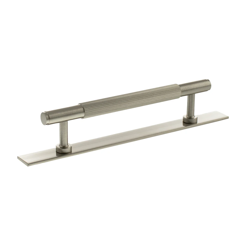 Millhouse Brass Battersea Linear T-Bar Cabinet Pull Handle on Backplate 128mm - Image 2