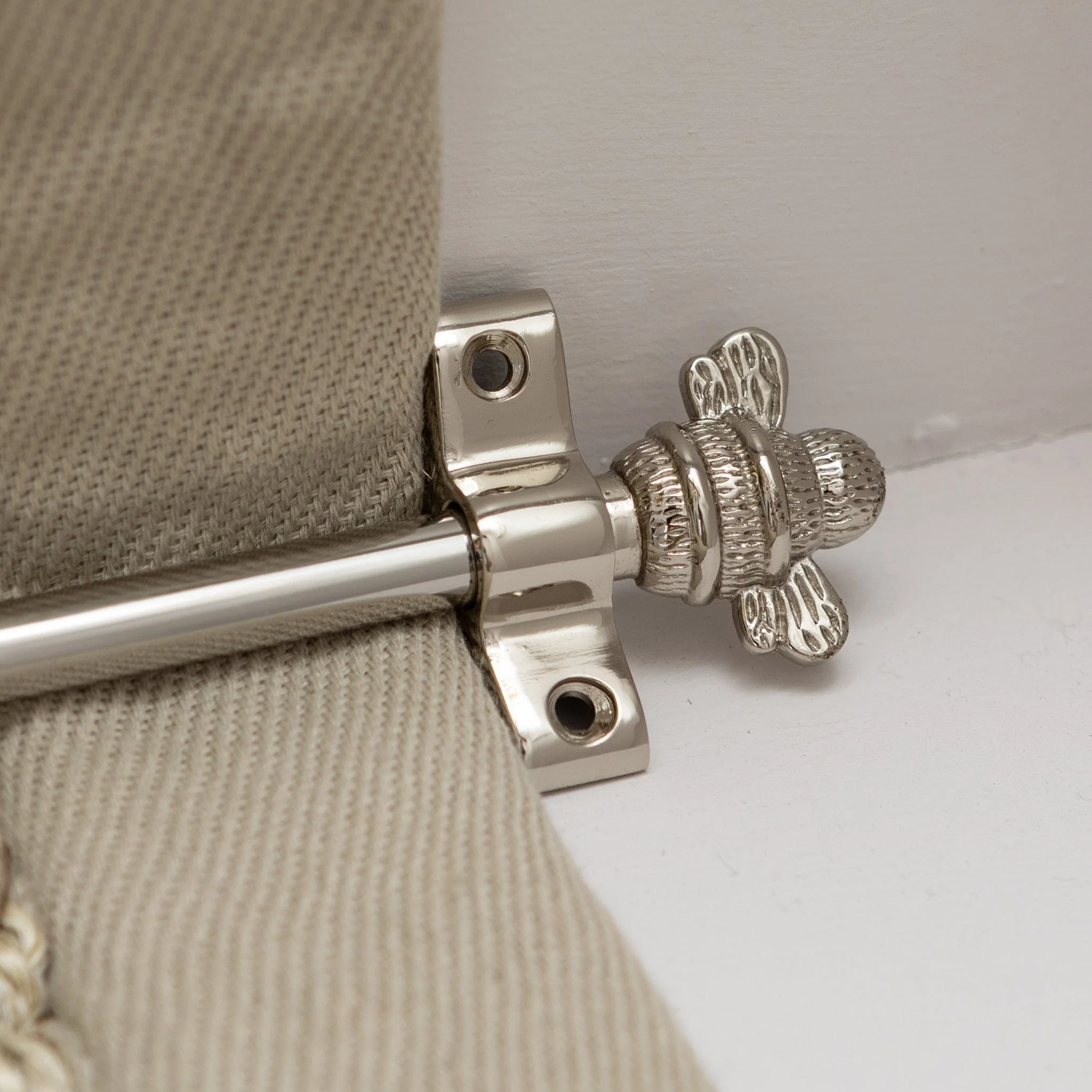 Nickel Stair Rods with Brass Bee Finials - 900mm - Image 2