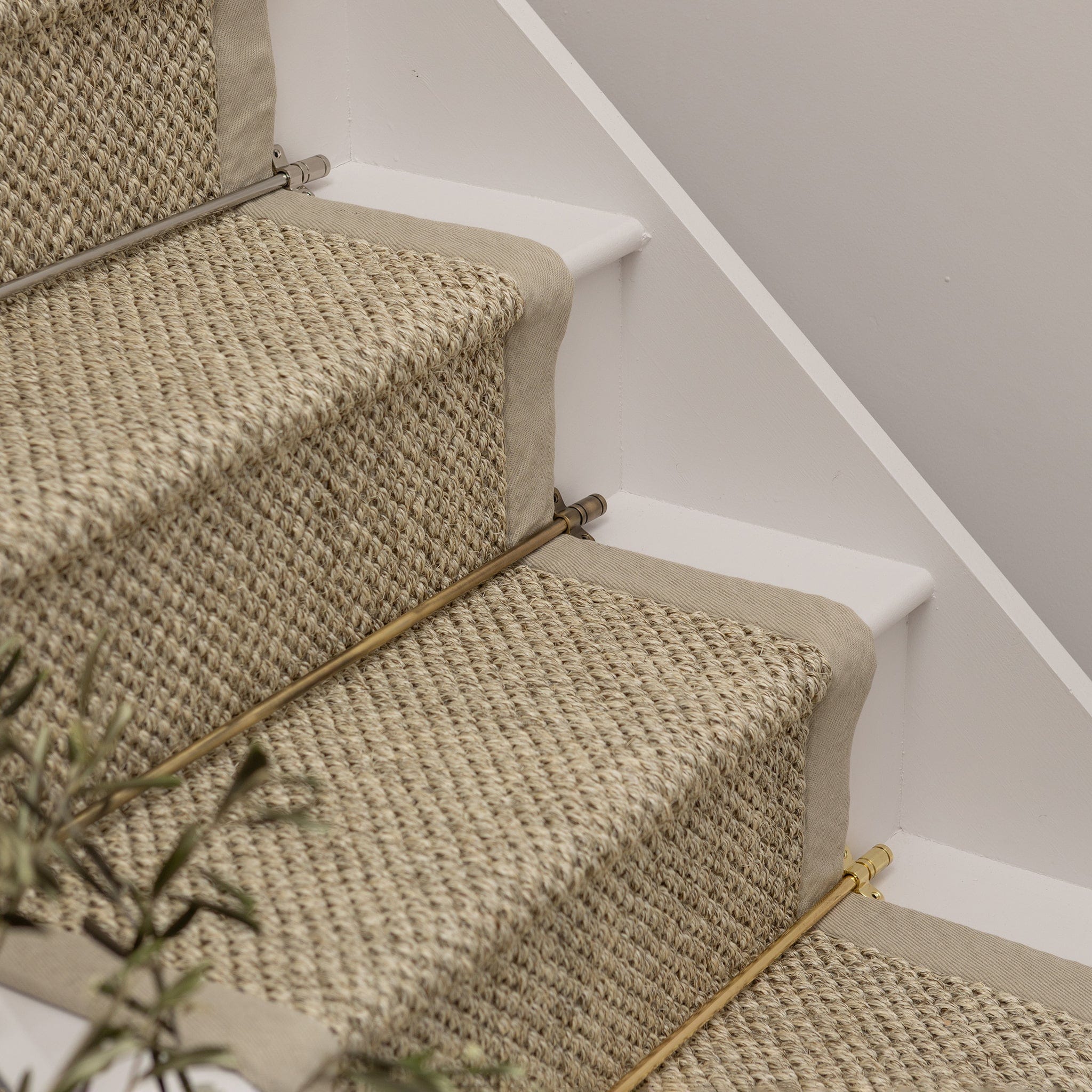 Nickel Stair Rods with Piston Finials - 725mm - Image 3
