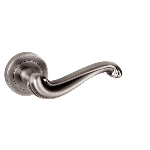 Old English Colchester Lever on Round Rose - Image 3