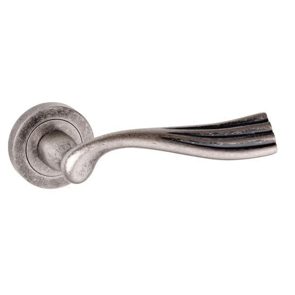 Old English Richmond Lever on Round Rose - Image 3