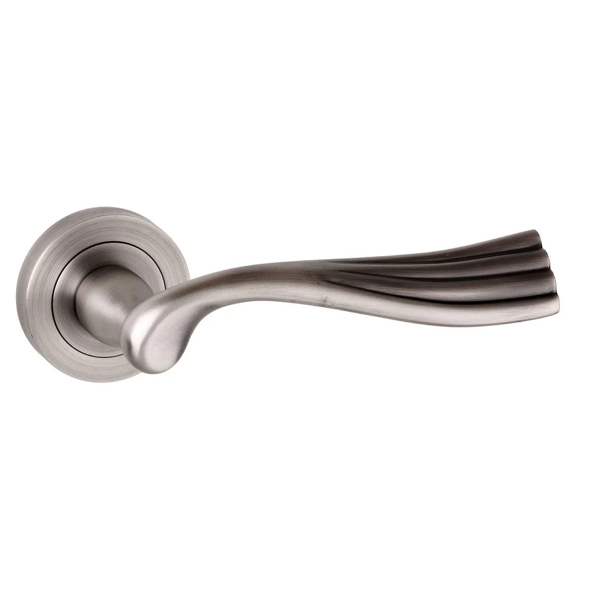 Old English Richmond Lever on Round Rose - Image 4