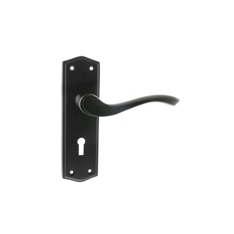 Old English Warwick Key Lever Door Handle on Backplate - Image 4