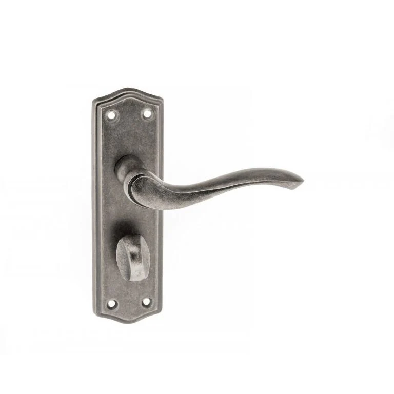 Old English Warwick WC Lever Door Handle on Backplate - Image 4