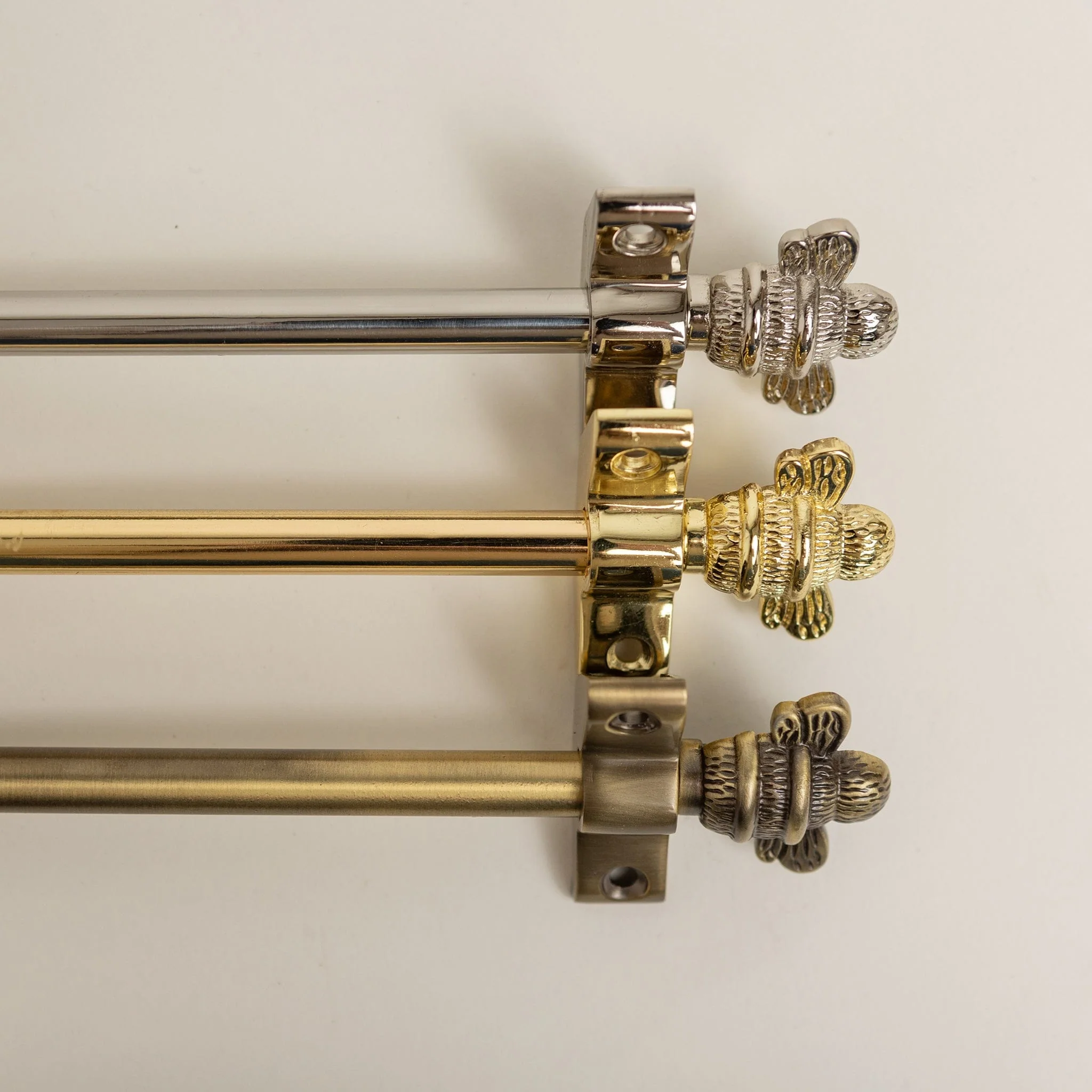 Polished Brass Finish Stair Rods with Brass Bee Finials - 725mm - Image 5