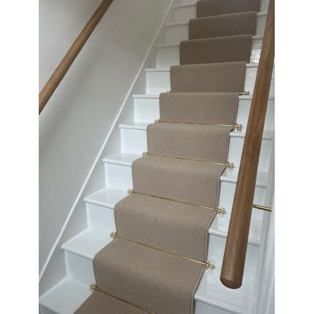 Polished Brass Finish Stair Rods with Brass Bee Finials - 900mm - Image 11