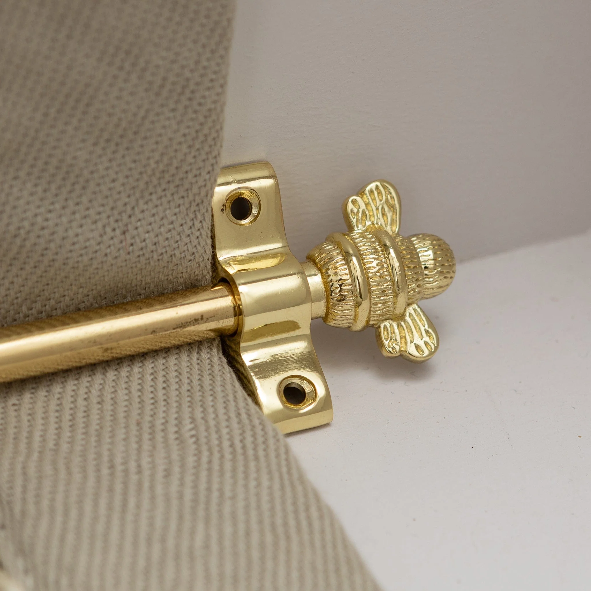 Polished Brass Finish Stair Rods with Brass Bee Finials - 900mm - Image 2