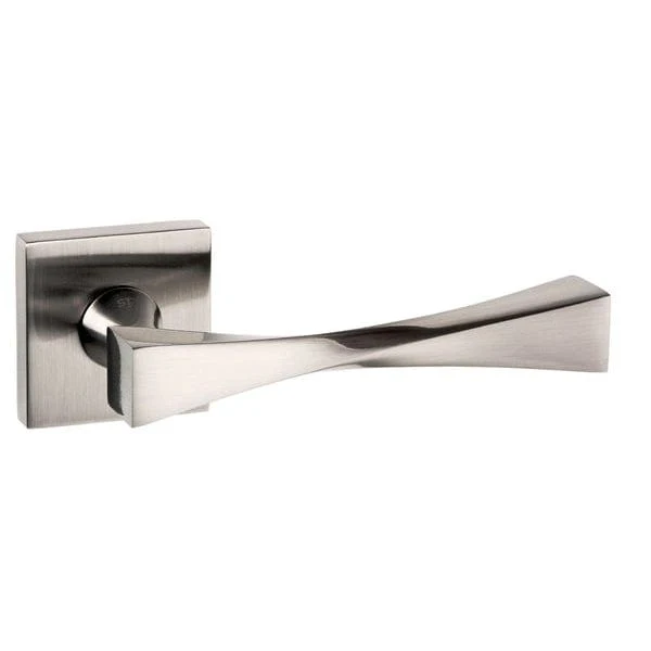 Senza Pari Guido Designer Lever on Flush Square Rose - Image 2