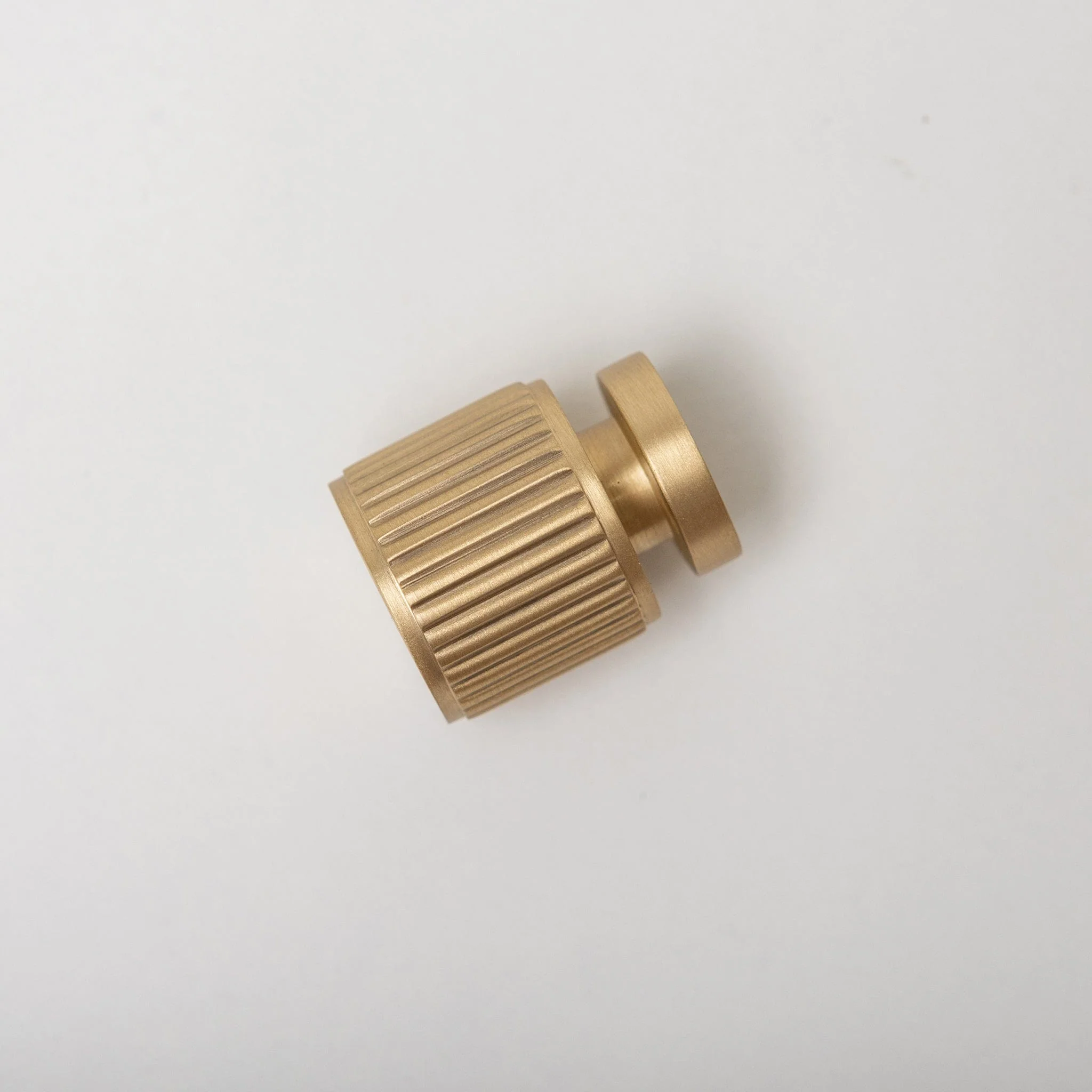Solid Brass Straight Knurled Kitchen Pull Handles & Knobs - Satin Brass Finish - Image 15