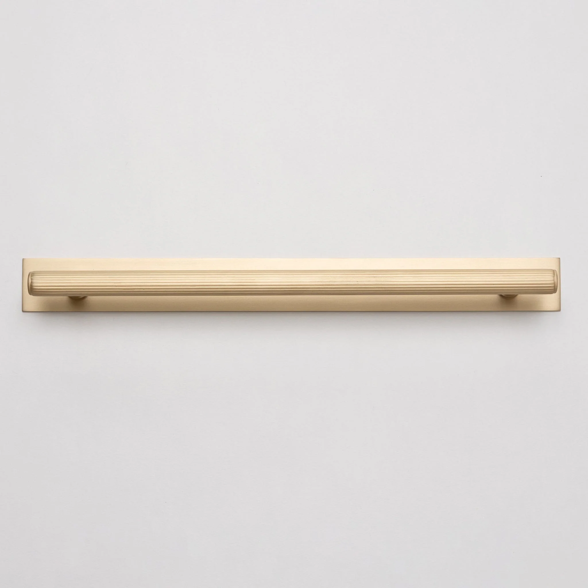 Solid Brass Straight Knurled Kitchen Pull Handles & Knobs - Satin Brass Finish - Image 17