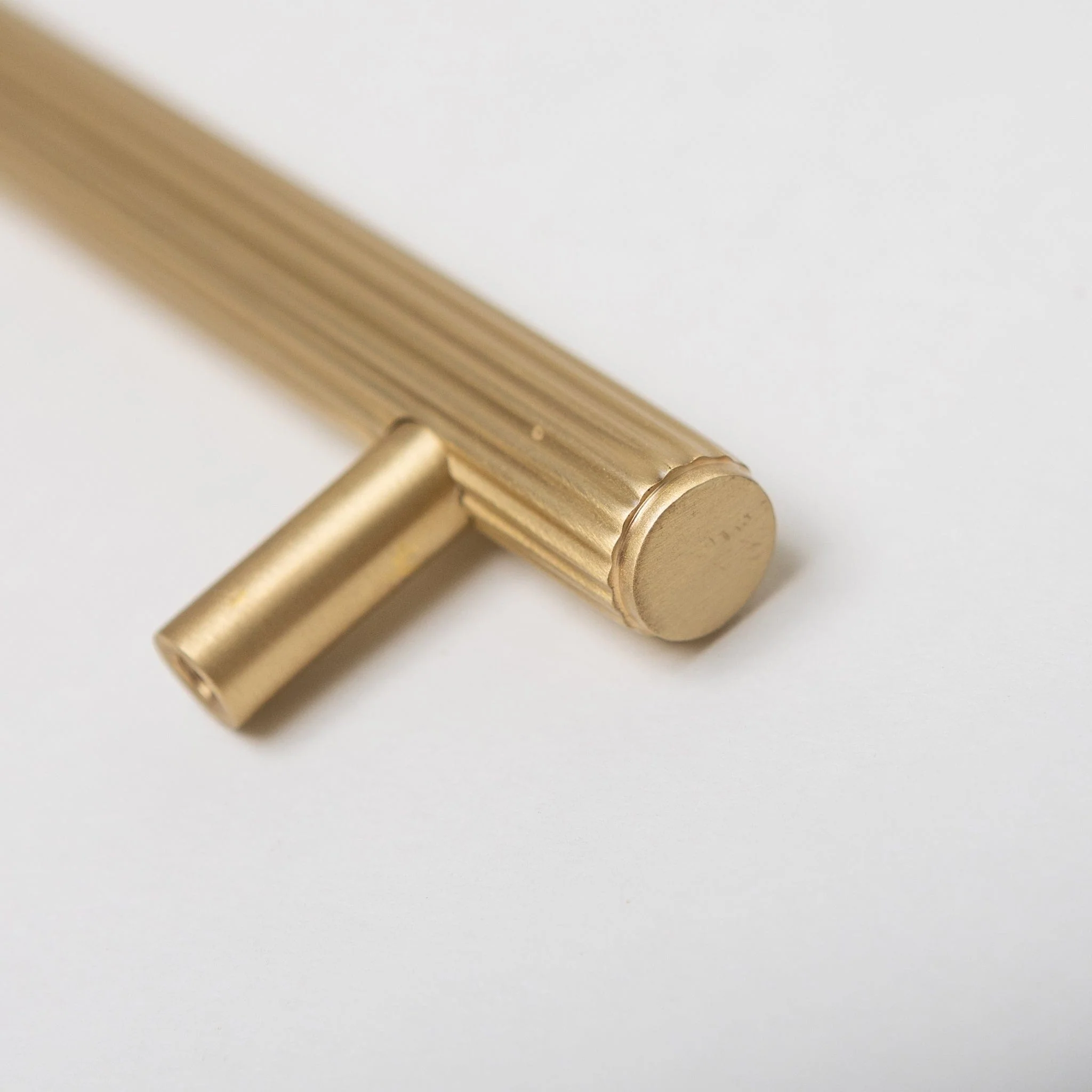 Solid Brass Straight Knurled Kitchen Pull Handles & Knobs - Satin Brass Finish - Image 9